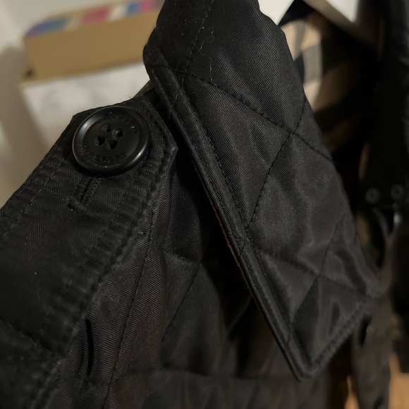 Authentic Burberry girls quilted jackets in excellent condition - Picture 6 of 7